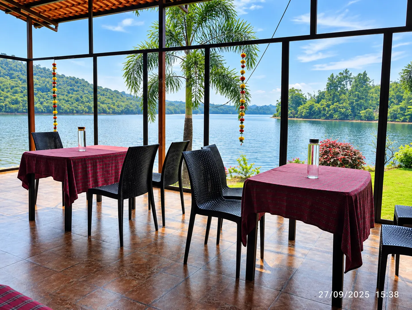 Water front table at Viva Andur lake view restaurant